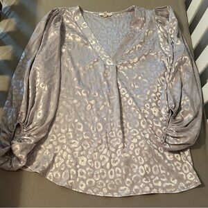 Eesome Silver Leopard Print Blouse